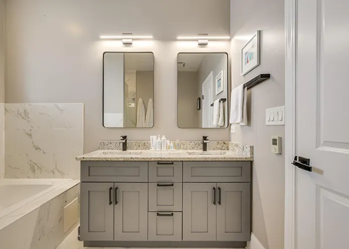 Beautiful In The Middle Of Andersonville